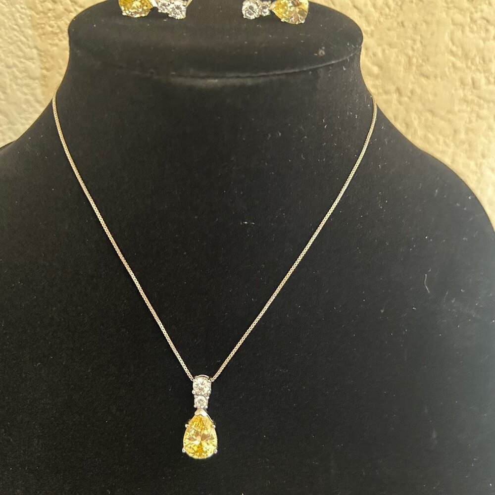 Champagne Yellow Crystal Teardrop Necklace & Earrings Set